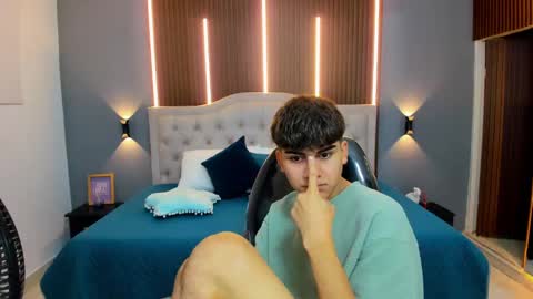 Tommy  online show from 10/07/25, 03:25