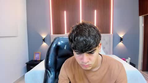 Tommy  online show from 10/15/25, 03:28