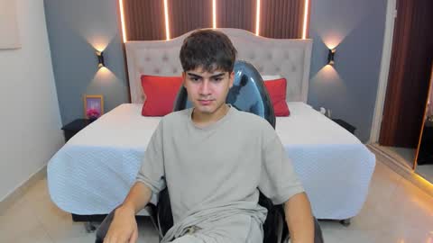 Snapshot of tommy18__ chatting on 01/06/26, 05:33 Tommy online show from 01/06/26, 05:33