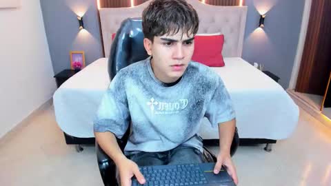 Snapshot of tommy18__ chatting on 01/08/26, 03:20 Tommy online show from 01/08/26, 03:20