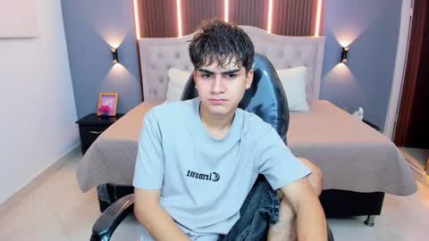 Snapshot of tommy18__ chatting on 01/16/26, 03:21 Tommy online show from 01/16/26, 03:21