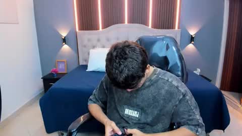 Snapshot of tommy18__ chatting on 02/01/26, 03:16 Tommy online show from 02/01/26, 03:16