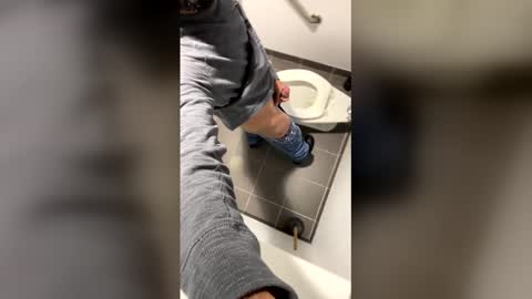 Snapshot of tommy55500 chatting on 12/22/25, 08:06 Dr. Dick online show from 12/22/25, 08:06