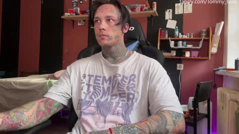 Snapshot of tommy__gun_ chatting on 12/12/24, 08:47 Tommy and Katana online show from 12/12/24, 08:47