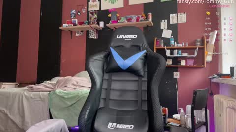 Snapshot of tommy__gun_ chatting on 12/13/24, 11:02 Tommy and Katana online show from 12/13/24, 11:02