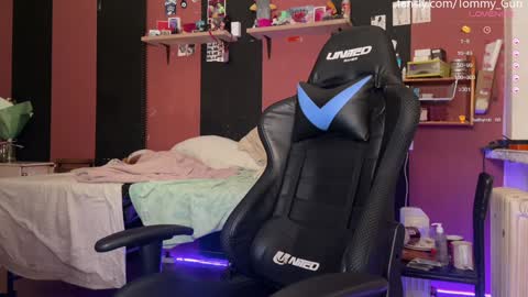 Snapshot of tommy__gun_ chatting on 12/13/24, 02:38 Tommy and Katana online show from 12/13/24, 02:38