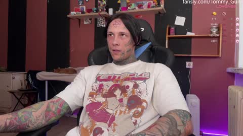 Snapshot of tommy__gun_ chatting on 12/14/24, 12:23 Tommy and Katana online show from 12/14/24, 12:23