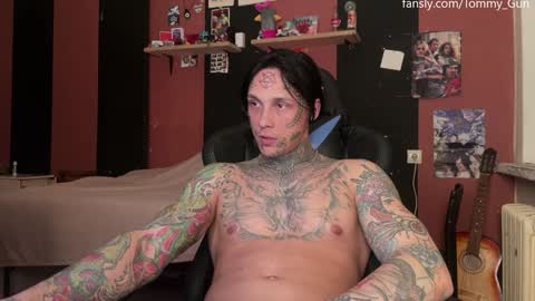 Snapshot of tommy__gun_ chatting on 12/17/24, 09:05 Tommy and Katana online show from 12/17/24, 09:05