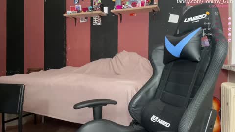 Snapshot of tommy__gun_ chatting on 12/18/24, 05:10 Tommy and Katana online show from 12/18/24, 05:10