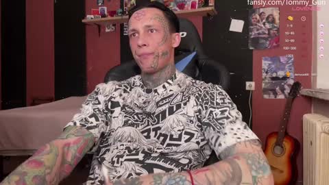 Snapshot of tommy__gun_ chatting on 12/18/24, 08:14 Tommy and Katana online show from 12/18/24, 08:14