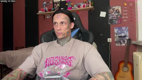 Snapshot of tommy__gun_ chatting on 12/23/24, 07:30 Tommy and Katana online show from 12/23/24, 07:30