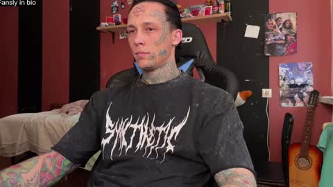 Snapshot of tommy__gun_ chatting on 12/25/24, 10:17 Tommy and Katana online show from 12/25/24, 10:17