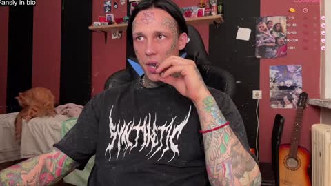 Snapshot of tommy__gun_ chatting on 12/25/24, 03:06 Tommy and Katana online show from 12/25/24, 03:06