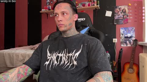 Snapshot of tommy__gun_ chatting on 12/26/24, 08:18 Tommy and Katana online show from 12/26/24, 08:18