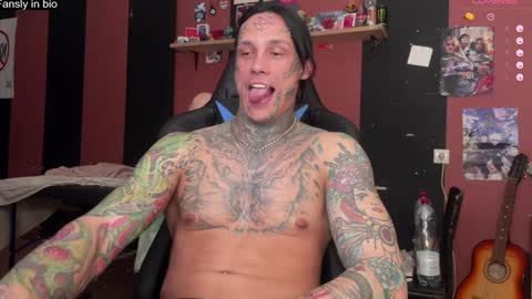 Snapshot of tommy__gun_ chatting on 12/27/24, 04:32 Tommy and Katana online show from 12/27/24, 04:32