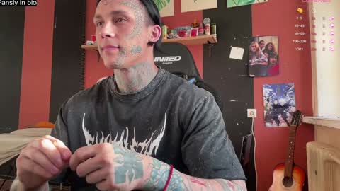 Snapshot of tommy__gun_ chatting on 12/31/24, 10:26 Tommy and Katana online show from 12/31/24, 10:26