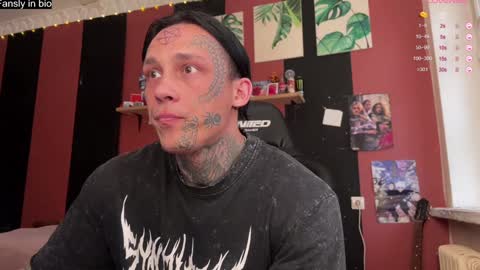 Snapshot of tommy__gun_ chatting on 01/01/25, 12:22 Tommy and Katana online show from 01/01/25, 12:22