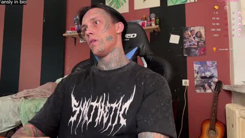 Snapshot of tommy__gun_ chatting on 01/02/25, 03:19 Tommy and Katana online show from 01/02/25, 03:19