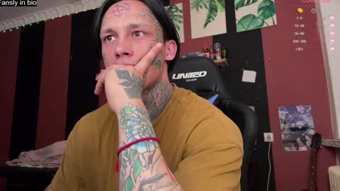 Snapshot of tommy__gun_ chatting on 01/03/25, 01:58 Tommy and Katana online show from 01/03/25, 01:58