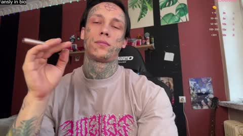 Snapshot of tommy__gun_ chatting on 01/04/25, 07:24 Tommy and Katana online show from 01/04/25, 07:24