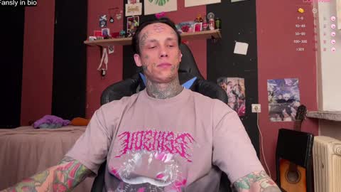 Snapshot of tommy__gun_ chatting on 01/04/25, 06:09 Tommy and Katana online show from 01/04/25, 06:09