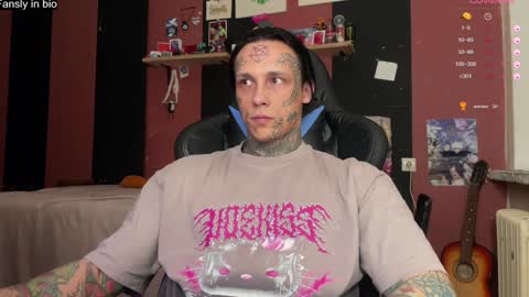 Snapshot of tommy__gun_ chatting on 01/05/25, 12:20 Tommy and Katana online show from 01/05/25, 12:20