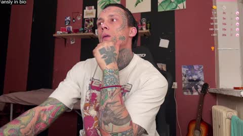 Snapshot of tommy__gun_ chatting on 01/06/25, 09:54 Tommy and Katana online show from 01/06/25, 09:54