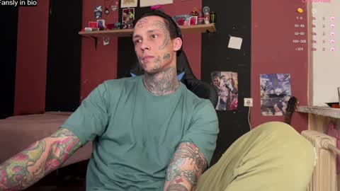 Snapshot of tommy__gun_ chatting on 01/10/25, 03:06 Tommy and Katana online show from 01/10/25, 03:06