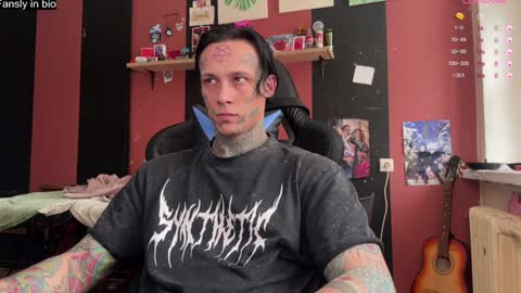 Snapshot of tommy__gun_ chatting on 01/12/25, 08:36 Tommy and Katana online show from 01/12/25, 08:36