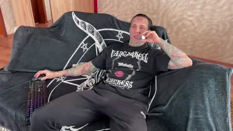 Snapshot of tommy__gun_ chatting on 01/28/25, 09:30 Tommy and Katana online show from 01/28/25, 09:30