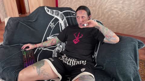 Snapshot of tommy__gun_ chatting on 01/29/25, 09:23 Tommy and Katana online show from 01/29/25, 09:23