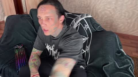 Snapshot of tommy__gun_ chatting on 01/31/25, 10:10 Tommy and Katana online show from 01/31/25, 10:10