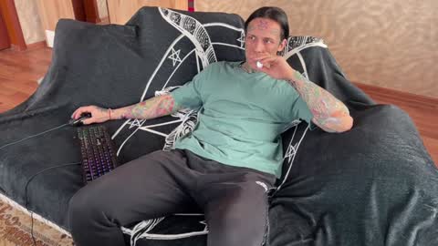 Snapshot of tommy__gun_ chatting on 02/03/25, 06:56 Tommy and Katana online show from 02/03/25, 06:56