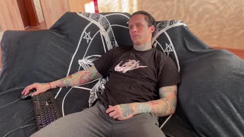 Snapshot of tommy__gun_ chatting on 02/05/25, 06:56 Tommy and Katana online show from 02/05/25, 06:56