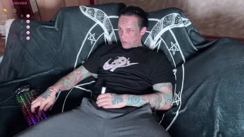 Snapshot of tommy__gun_ chatting on 02/05/25, 04:03 Tommy and Katana online show from 02/05/25, 04:03