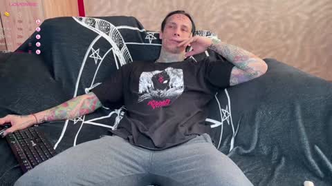 Snapshot of tommy__gun_ chatting on 02/08/25, 06:22 Tommy and Katana online show from 02/08/25, 06:22