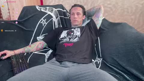 Snapshot of tommy__gun_ chatting on 02/09/25, 06:43 Tommy and Katana online show from 02/09/25, 06:43