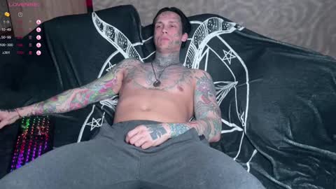 Snapshot of tommy__gun_ chatting on 02/11/25, 04:02 Tommy and Katana online show from 02/11/25, 04:02