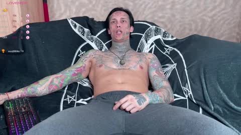 Snapshot of tommy__gun_ chatting on 02/12/25, 07:13 Tommy and Katana online show from 02/12/25, 07:13