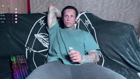 Snapshot of tommy__gun_ chatting on 02/12/25, 02:21 Tommy and Katana online show from 02/12/25, 02:21