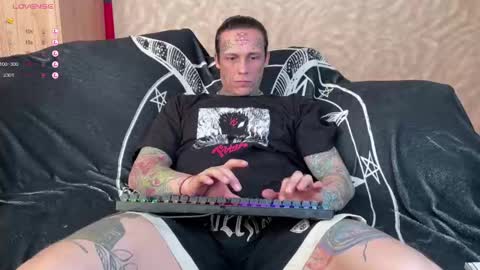 Snapshot of tommy__gun_ chatting on 02/14/25, 11:21 Tommy and Katana online show from 02/14/25, 11:21