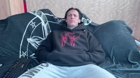 Snapshot of tommy__gun_ chatting on 02/21/25, 06:29 Tommy and Katana online show from 02/21/25, 06:29