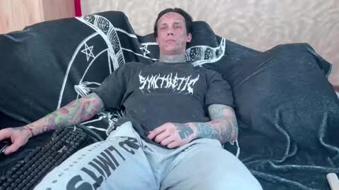 Snapshot of tommy__gun_ chatting on 02/21/25, 09:34 Tommy and Katana online show from 02/21/25, 09:34