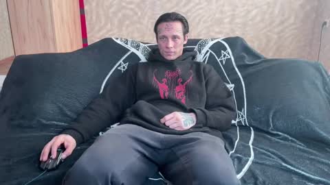 Snapshot of tommy__gun_ chatting on 03/01/25, 06:24 Tommy and Katana online show from 03/01/25, 06:24