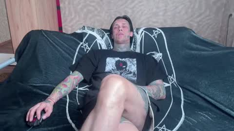 Snapshot of tommy__gun_ chatting on 03/05/25, 06:44 Tommy and Katana online show from 03/05/25, 06:44