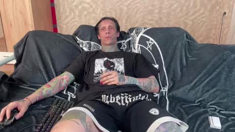 Snapshot of tommy__gun_ chatting on 03/05/25, 11:28 Tommy and Katana online show from 03/05/25, 11:28