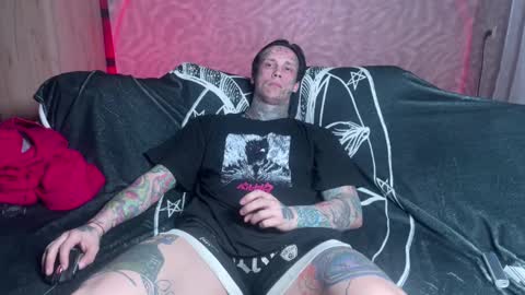 Snapshot of tommy__gun_ chatting on 03/05/25, 03:40 Tommy and Katana online show from 03/05/25, 03:40