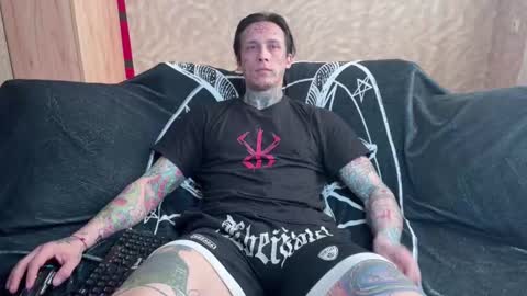 Snapshot of tommy__gun_ chatting on 03/11/25, 05:38 Tommy and Katana online show from 03/11/25, 05:38