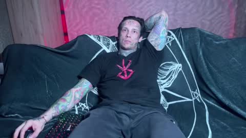 Snapshot of tommy__gun_ chatting on 03/11/25, 03:12 Tommy and Katana online show from 03/11/25, 03:12