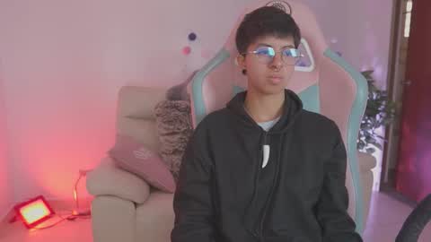 Blue  online show from 10/02/25, 02:13